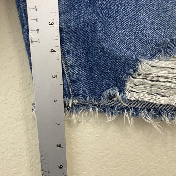 Levis 501 Shorts Women Size 32 High Rise Button Fly Medium Ripped Denim - Picture 6 of 10